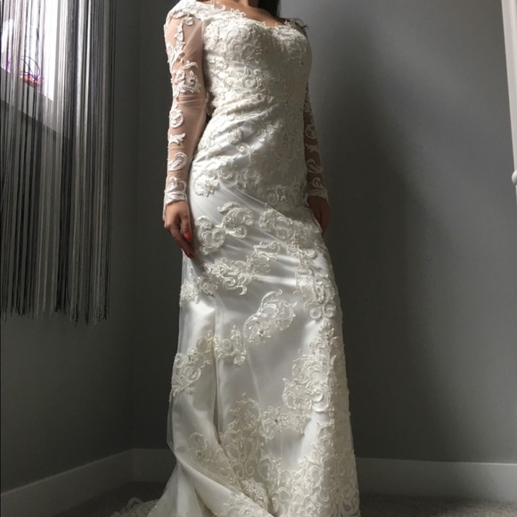 Wedding dress - Picture 3 of 4
